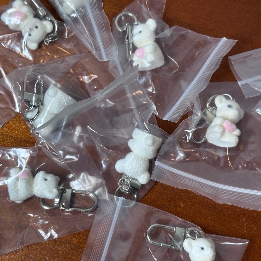Fuzzy Teddy Bear Bag Charm White Flocked Clip Dangle Backpack Heart Charms - Picture 2 of 4